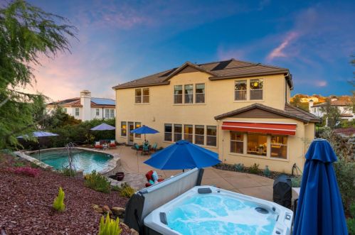2017 Medici Way, Folsom CA  95762-4154 exterior