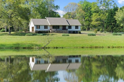 595 Five Points Rd, Milner, GA 30257-3905