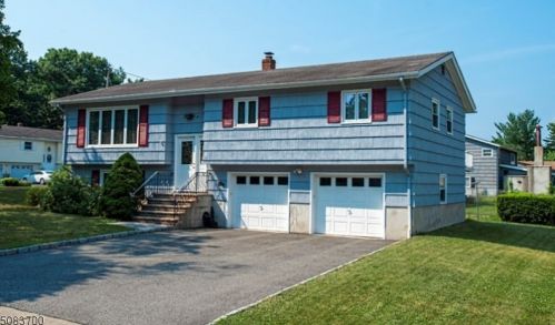 5 Melissa Dr, Paterson, NJ 07508-2856