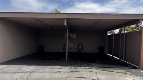 16222 Monterey Ln, Huntington Beach CA  92649-2276 exterior
