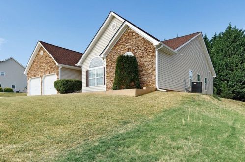 681 Nine Oaks Cir, Villa Rica, GA 30180-2534