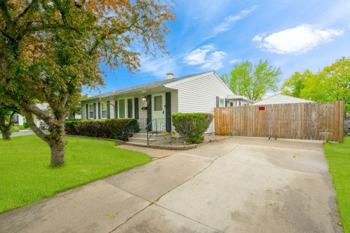 2511 Campbell St, Joliet, IL 60435-6405