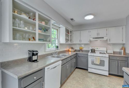 1474 Minor Ridge Ct, Charlottesville VA  22901-1630 exterior