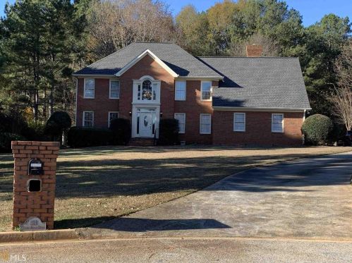 1111 Thorn Apple Ct, Conyers, GA 30013-2081