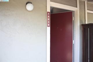 2063 Olivera Rd, Concord CA 94520-5498 exterior