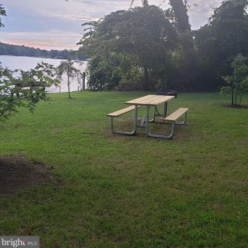 583 Jumpers Hole Rd, Severna Park MD  21146-2637 exterior