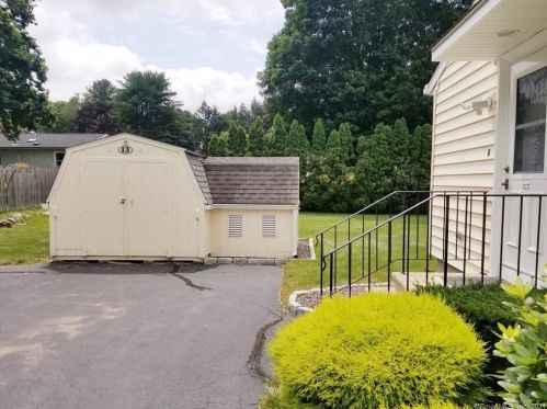 13 Orange St, Killingly, CT 06239-2615