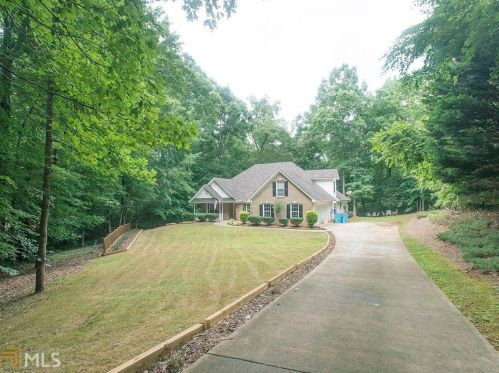 155 Rose Walk Dr, Porterdale, GA 30016-7731