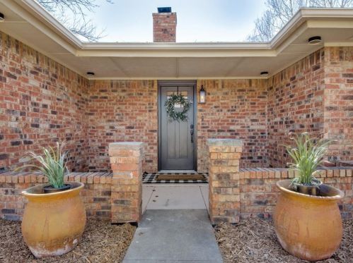 406 Brookhollow St, Decatur, TX 76234-4229