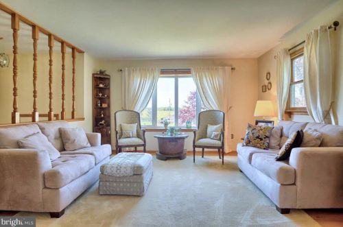 945 Cranes Gap Rd, Carlisle PA  17013-9677 exterior