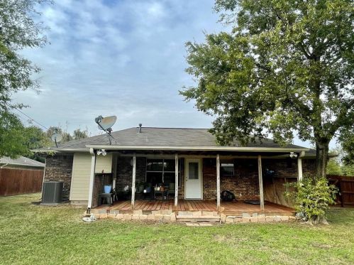 2700 Allen Rdg Dr, Bryan TX  77802-1769 exterior