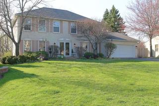 305 Carriage Hill Rd, Naperville, IL 60565-2420