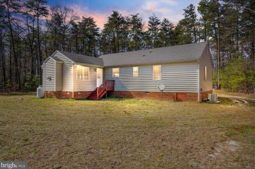 1556 Epworth Rd, Aylett, VA 23009-2519