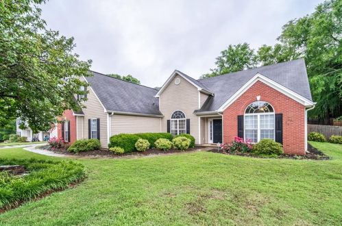 70 Waterbury Ln, Braselton, GA 30517-5020