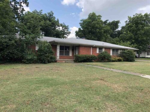 214 11th Ave, Ardmore, OK 73401-5864
