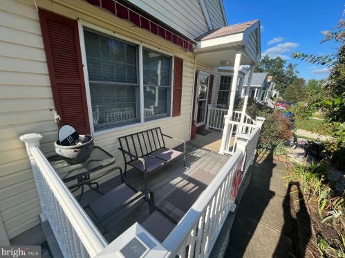 10 Juniper Ave, Somerdale, NJ 08083-1452