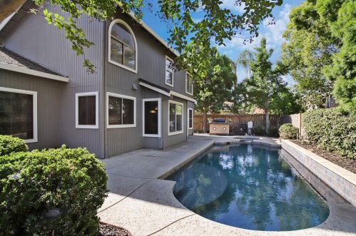1107 Hidden Meadow Pl, Manteca, CA 95337-6764