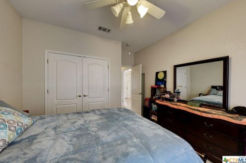 115 Parkridge Cir, Seguin TX 78155-7157 exterior