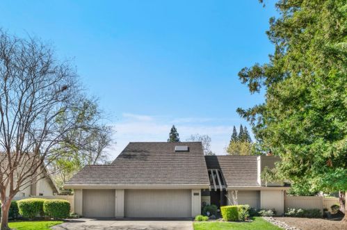 11537 Sutters Mill Cir, Rancho Cordova, CA 95670-7210