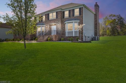 839 Dow Rd, Bridgewater, NJ 08807-1169