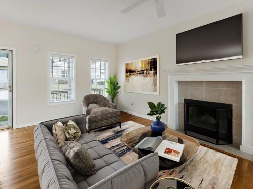 736 Reeves Lake Dr, Marietta, GA 30064-5239