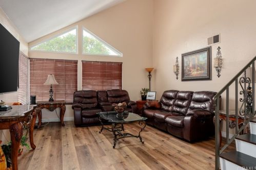 8450 Tamarind Ln, Riverside CA  92509-5169 exterior