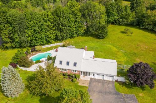 190 County Farm Cross Rd, Dover NH  03820-6006 exterior