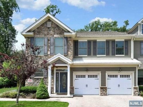 1208 Whitney Ln, Allendale, NJ 07401-1768