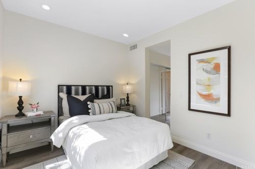 127 Danbrook, Irvine CA  92603-1024 exterior