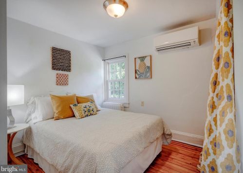 420 Allens Ln, Philadelphia PA 19119-3310 exterior