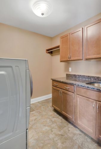 1100 Hyde Park, Crown Point IN 46307-7881 exterior