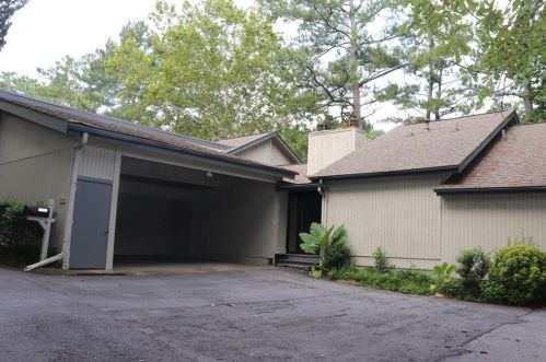5041 Highland Club Dr, Marietta, GA 30068-4621