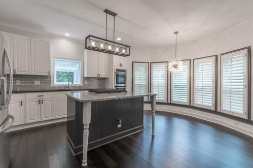 856 Embassy Ct, Atlanta GA  30324-2830 exterior