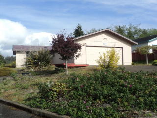 885 Bird Ave, Waldport OR  97394-9218 exterior