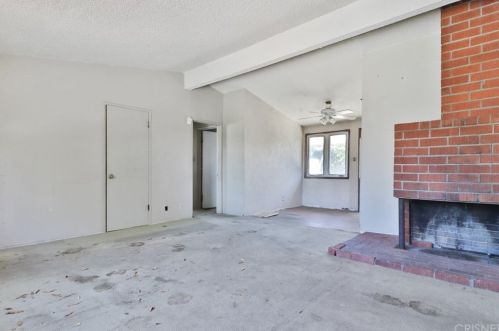 1020 Dennis Ave, Simi Valley CA  93065-3224 exterior