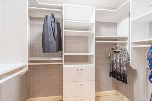 2101 Bohler Rd, Atlanta GA  30318-1515 exterior