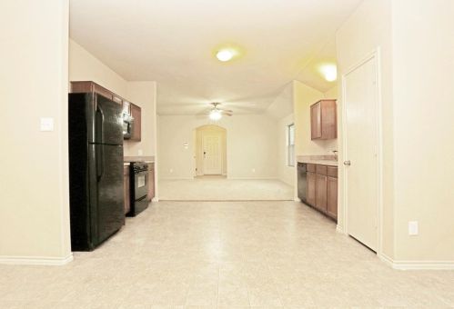 1611 Leafhopper Ln, Conroe TX  77301-5307 exterior