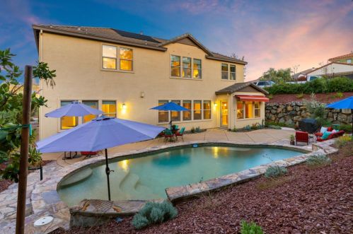2017 Medici Way, Folsom CA  95762-4154 exterior