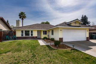 2038 Los Altos Ave, Clovis, CA 93611-5309
