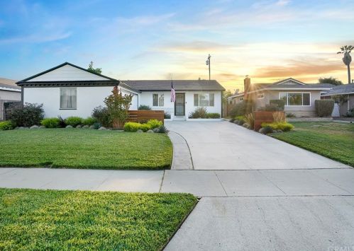 15051 Columbia Ln, Huntington Beach, CA 92647-2527