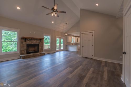 170 Meadow Cir, Ellijay, GA 30540-7550