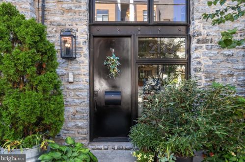 2132 Firth St, Philadelphia, PA 19125-1707