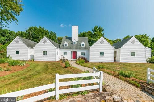 447 Howard Farm Rd, Shepherdstown, WV 25443-4090