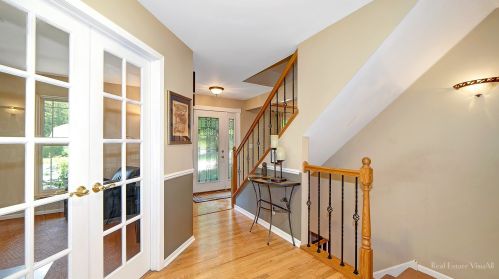 730 Chestnut Ct, Hanover Park, IL 60103-2122
