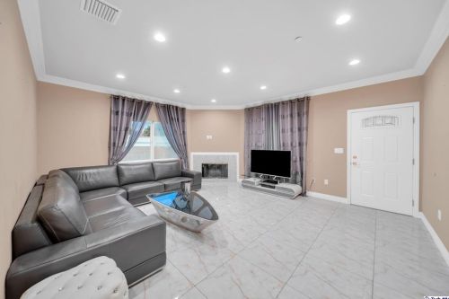 809 Lomita Ave, Glendale CA  91205-1617 exterior