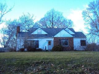 4507 Douglas Dr, Minneapolis MN  55422-1032 exterior