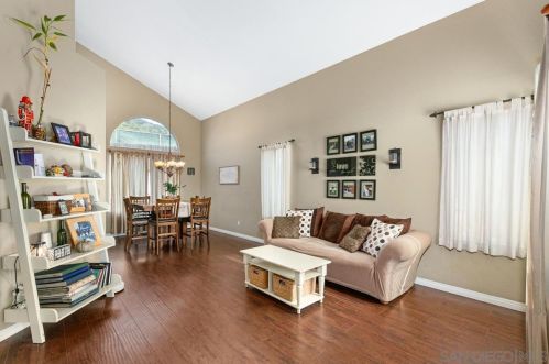 14299 Legacy Ln, El Cajon, CA 92021-2723