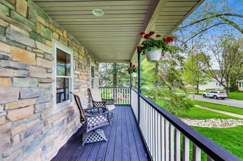 238 Benton St, Palatine, IL 60067-6204