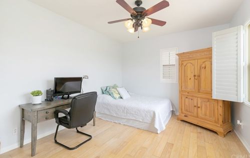 121 Blaze, Irvine CA  92618-1507 exterior