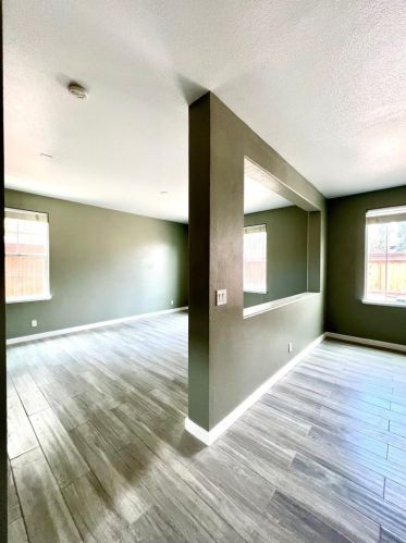 2350 Mountainside Dr, Los Banos, CA 93635-8810